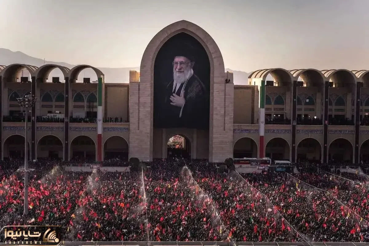 تصویری از قالیباف و آیت‌الله مروی در مصلی تهران