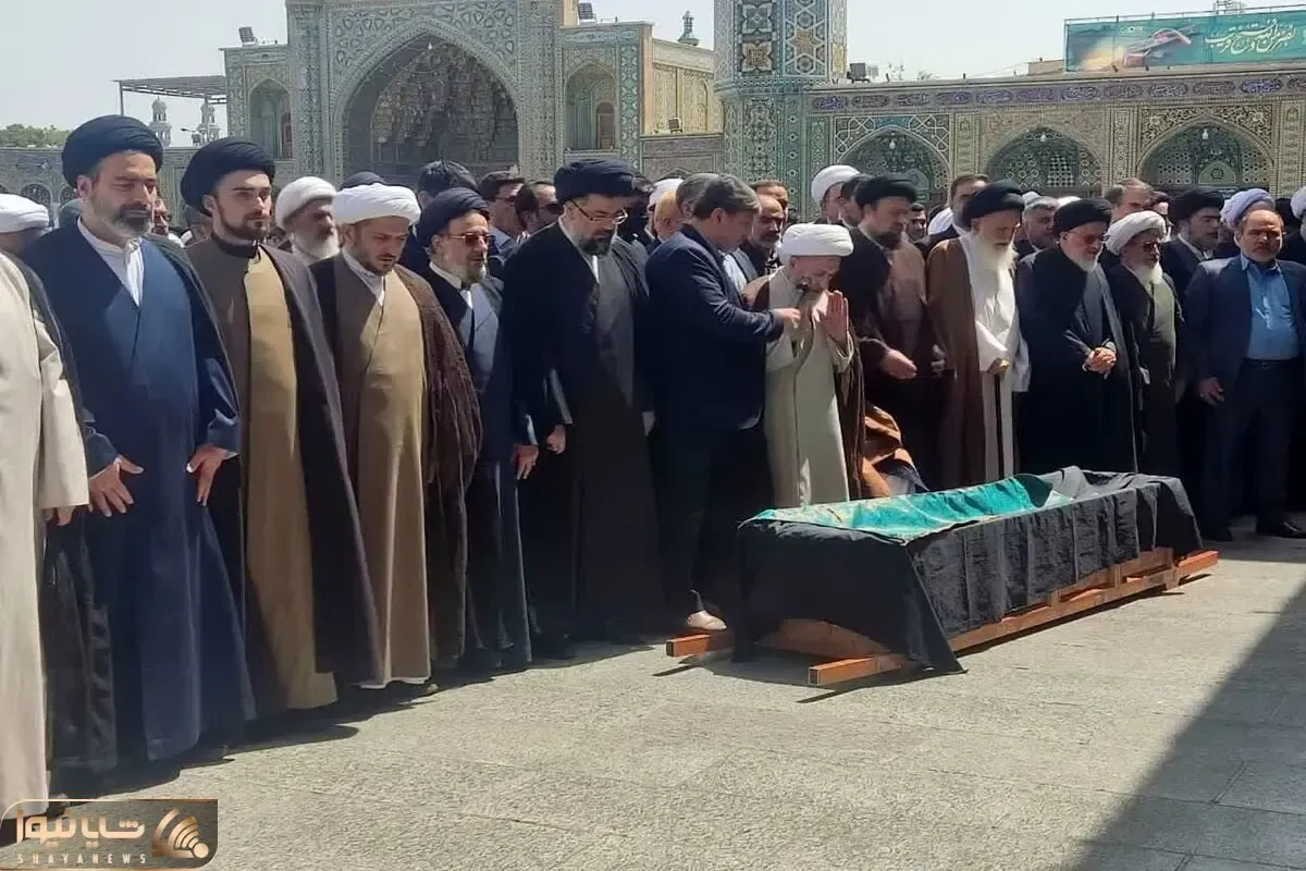 عکسی از مادر سید حسن خمینی در مراسم تشییع پیکر عروس ارشد امام