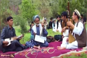 آواز محلی؛ عبدالرحیم چاه آبی پیرمرد 90 ساله چه جونی داره با تسلط آهنگو میزنه و میخونه