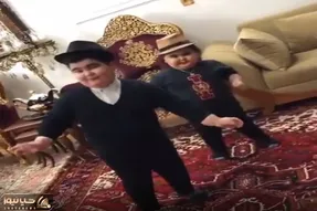 آواز شاد؛ خواهر و برادر نمک خیلی زور زدن زیاد تحرک کنن چون تپلن نشد ساکن یکجا لرزوندن