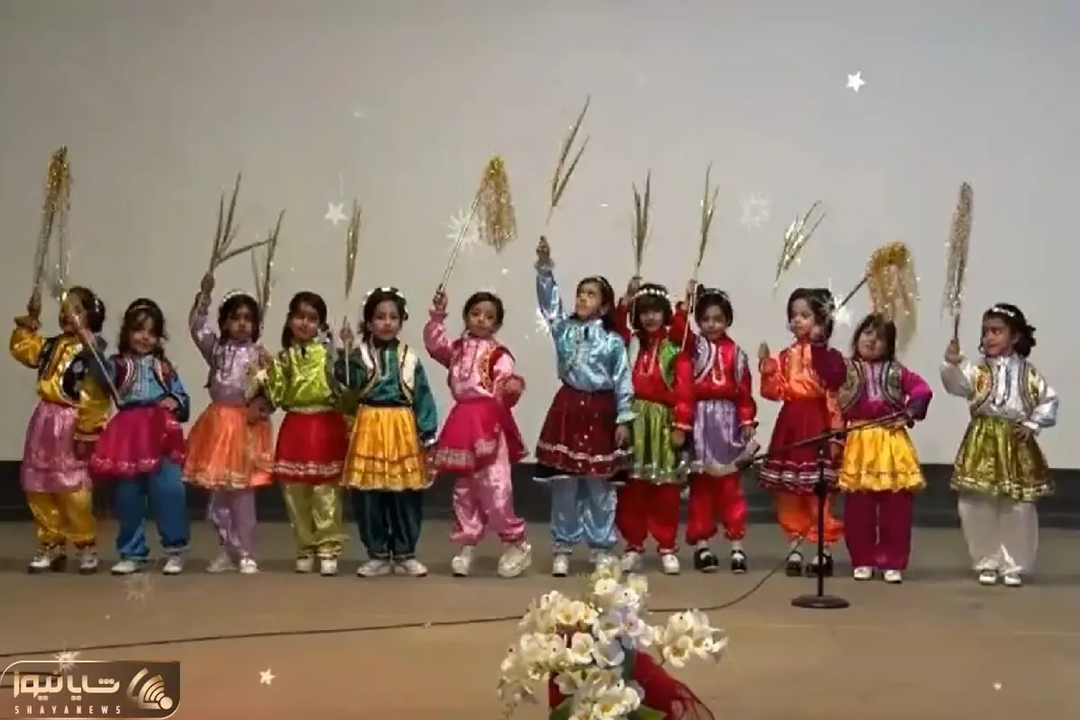 آواز شاد؛ دختربچه های نقلی دسته جمعی خوندن با اداهاشون دلت آب میشه هول کردنشونو خدا