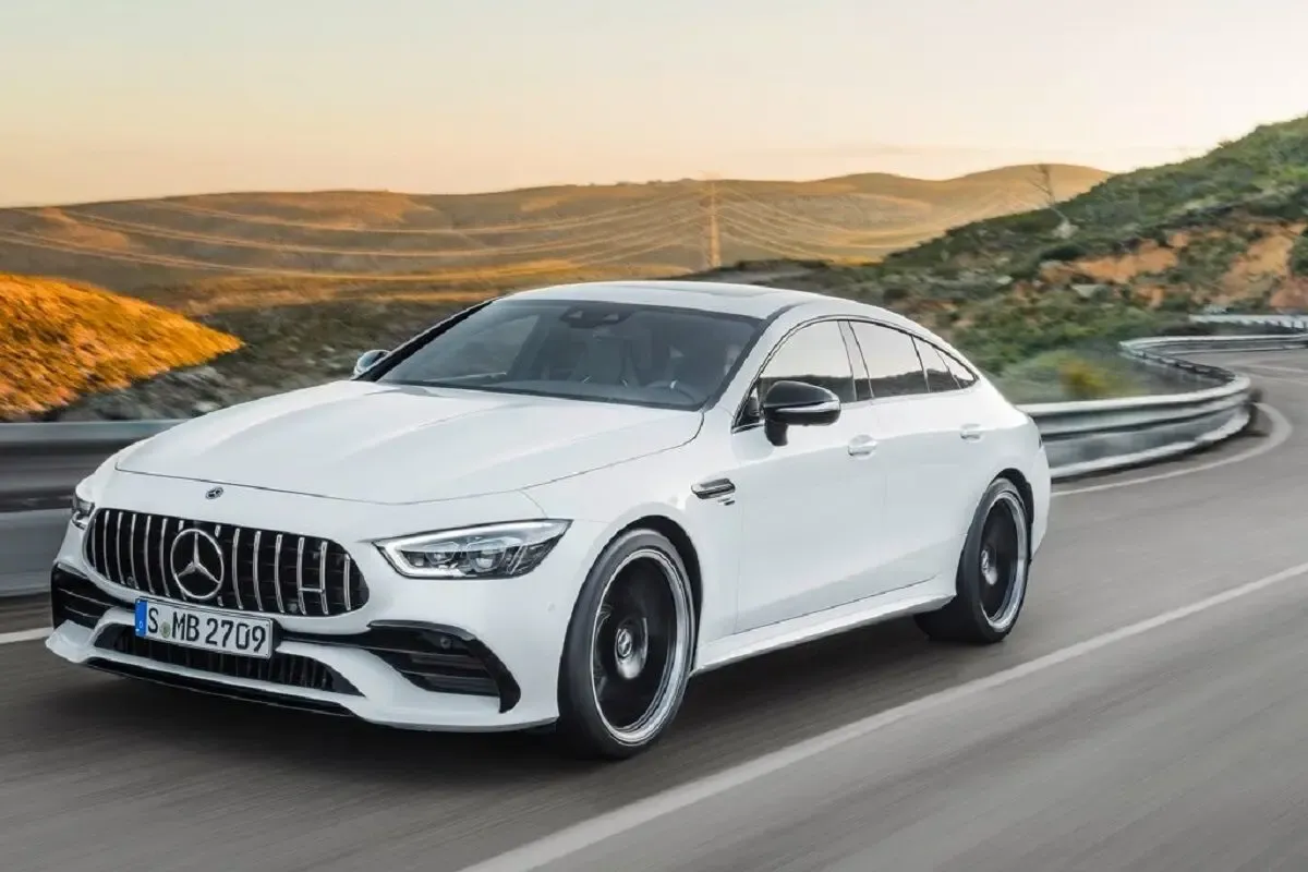 ویدیویی از طراحی بی نظیر داخل کابین بنز AMG 2022
