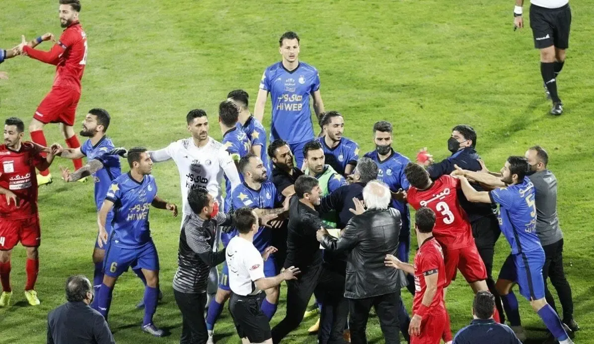 بلایی که مشت غلامپور بر سر چشم بازیکن پرسپولیس آورد