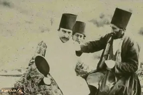 سوار ماشین زمان بشوید؛ صفای ریش و موی شاه قاجار زیر دست سلمانی ها!
