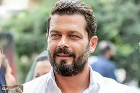 آواز شاد؛ رقص آذری پژمان بازغی با پاکت تو دستش تو جمعی از هنرمندان  الم شنگه به پا شده