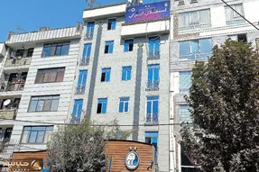 وقتی استقلال رنگ عوض می کند!