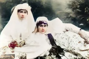 سفر به دوران قاجار؛ لباس عروس های قجری با زنان فربه و غبغب بزرگ که نمادی از مکنت بود