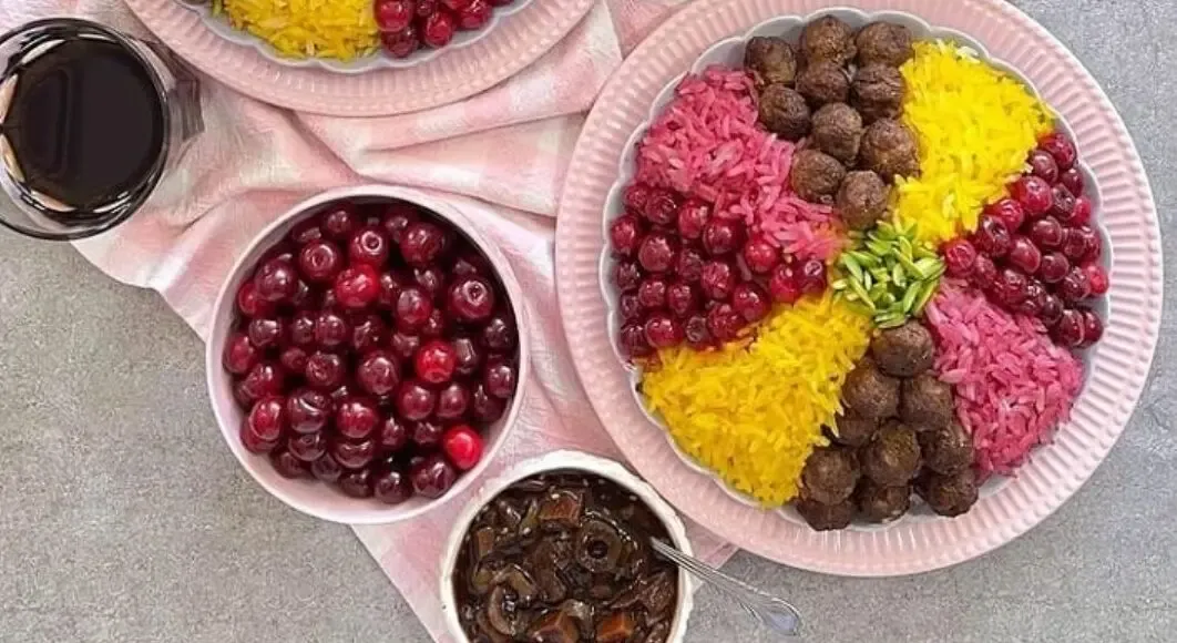 طرز تهیه آلبالو پلو با گوشت قلقلی + فوت کوزه گری