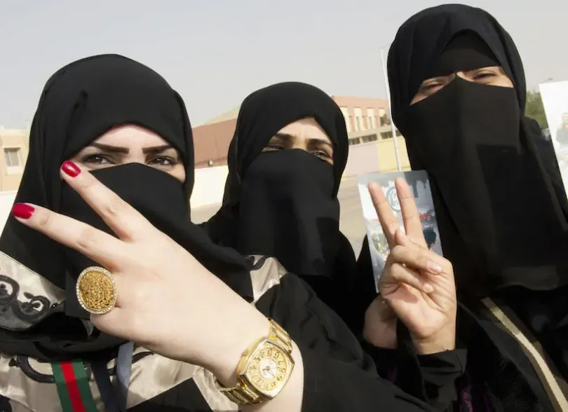 (عکس) این مرد 130 زن شوهردار را فروخت!