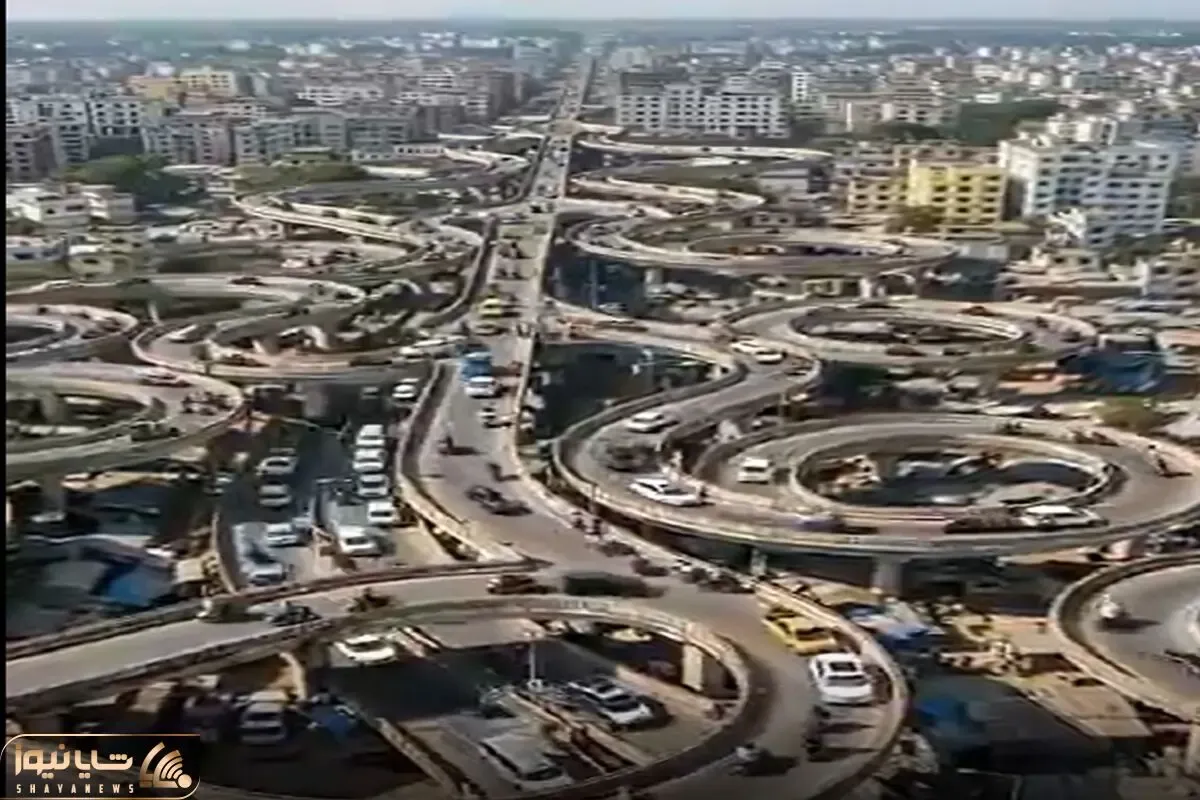 معماری خلاقانه؛ پل تو در تو ساختن هر کی هر کیه صغیر و کبیر توش سرگیجه میگیرن