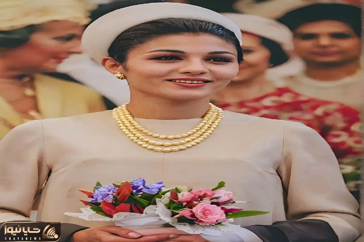 سفر به ایام قدیم؛ قیافه ذوق زده فرح مخلوع حین ترک منزل پدری به مقصد کاخ