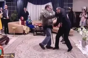 آواز شاد؛ سیامک انصاری تو عقد مرحوم عارف لرستانی چه رقصی میکنه عروس براشون دست میزنه