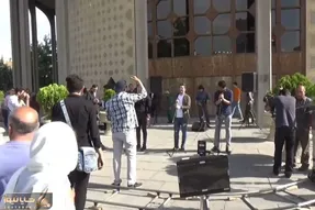 آواز خیابانی؛ این بند چه دلنشین و تاثیر گذار آهنگ ما میتوانیم را یک صدا اجرا میکنن
