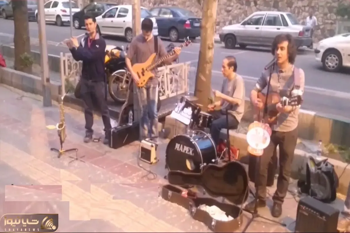 آواز خیابانی؛ ببینید این بند با چه تجهیزاتی تو خیابون آهنگ به من بگو بی وفا رو میخونن