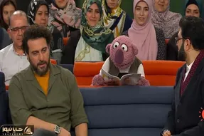 آواز شاد؛ چقدر جناب خان کر خنده اس آخه ایسگاه محسن کیایی رو گرفته آهنگم میخونه