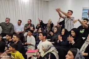 آواز شاد؛ حال و هوای منزل هادی ساروی که گذاشتن رو سرشون از رقص نامزدشم عشق کرد
