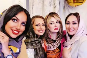 این دو خانم بازیگرن یا شاخ مجازی؟ لایو نیوشا ضیغمی و نفیسه روشن!