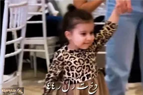 آواز اصیل؛ دختربچه نیم وجبی یجور دستمال به دست لری میرقصه غش میری واسه اطوارش