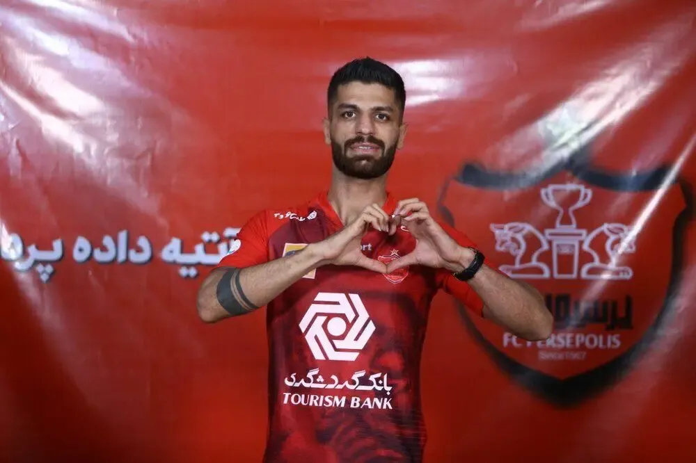 وعده جذاب تاجر پرسپولیسی به سرلک؛ تمدید کن و 3 میلیارد نقد بگیر!