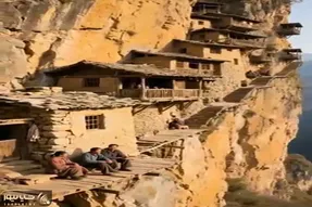 معماری خلاقانه؛ کوه رو دور شمسی قمری زدن دورتادور خونه ساختن از دامنه تا نوکم پله زدن