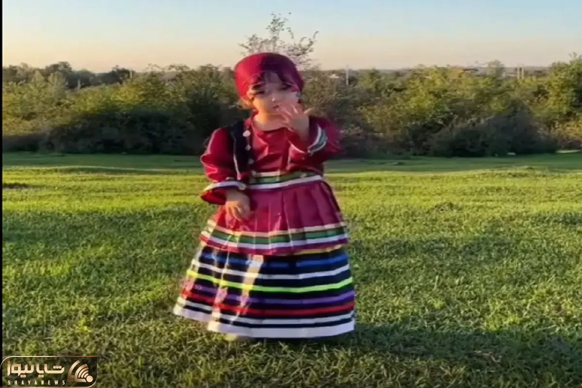 آواز شادونه؛ دختربچه سر زبون دار با آهنگ لاتی ولوم داده گنگ میخونه هاج و واج میمونی