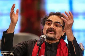 آواز همایونی؛ شهرام ناظری تو خارج خوند باز هوای وطنم آرزوس کل سالن آرزوی ایران کردن