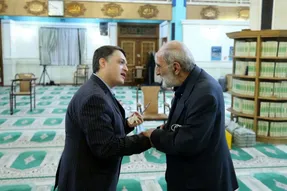 (عکس) چاق سلامتیِ باورنکردنی در ضیافت افطاری رئیسی