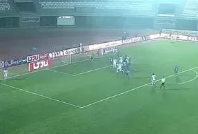 (ویدیو) هوادار از استقلال ۱۲ نفره هنگام گل دومش مدرک رو کرد!