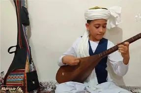 آواز محلی/صدای این پسرو هر کی شنید ماتش برد/چنان با سوز میخونه که اشک چشمات لبریز بشه