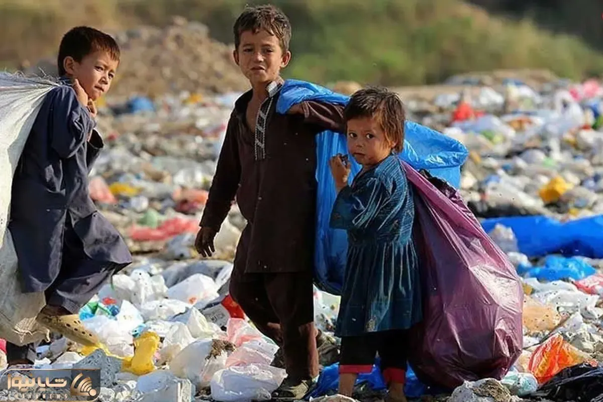 آواز احساسی؛ مرد زباله گرد با اشک آهنگ سوزدار جان پدر کجاستی رو میخونه دلت ریش میشه