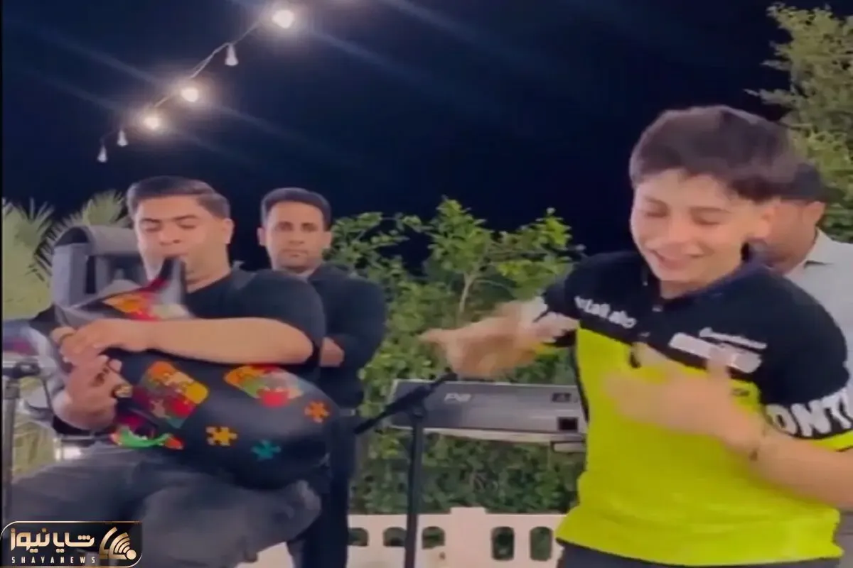 آواز شاد؛ بچه مجلس گرم کن جوری خفن بندری رقصید انگار پیچ و مهره ی ستون فقراتش شل شده