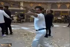 آواز شاد؛ این آقا با 1 کیلو سیبیل تو تالار یطوری ادایی ریز اومد وسط کلی شاباش جمع کرد