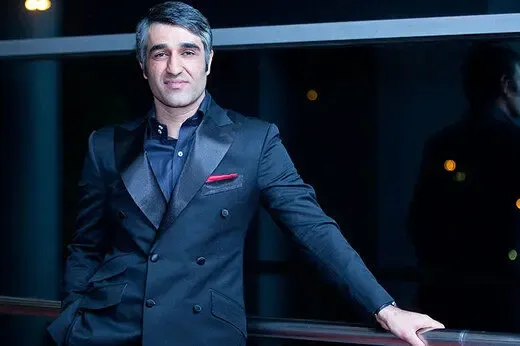 پژمان جمشیدی با ماشین لاکچری اش به کمپ تیم ملی رفت + ویدئو
