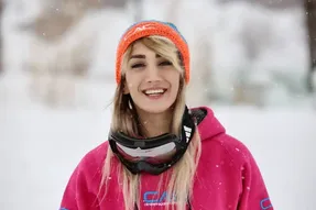 (ویدیو) رکوردشکنی فرناز اسماعیل زاده دختر سنگنورد ایرانی
