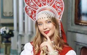 (عکس) این خانم خوشگل ترین زنِ متاهل جهان است!