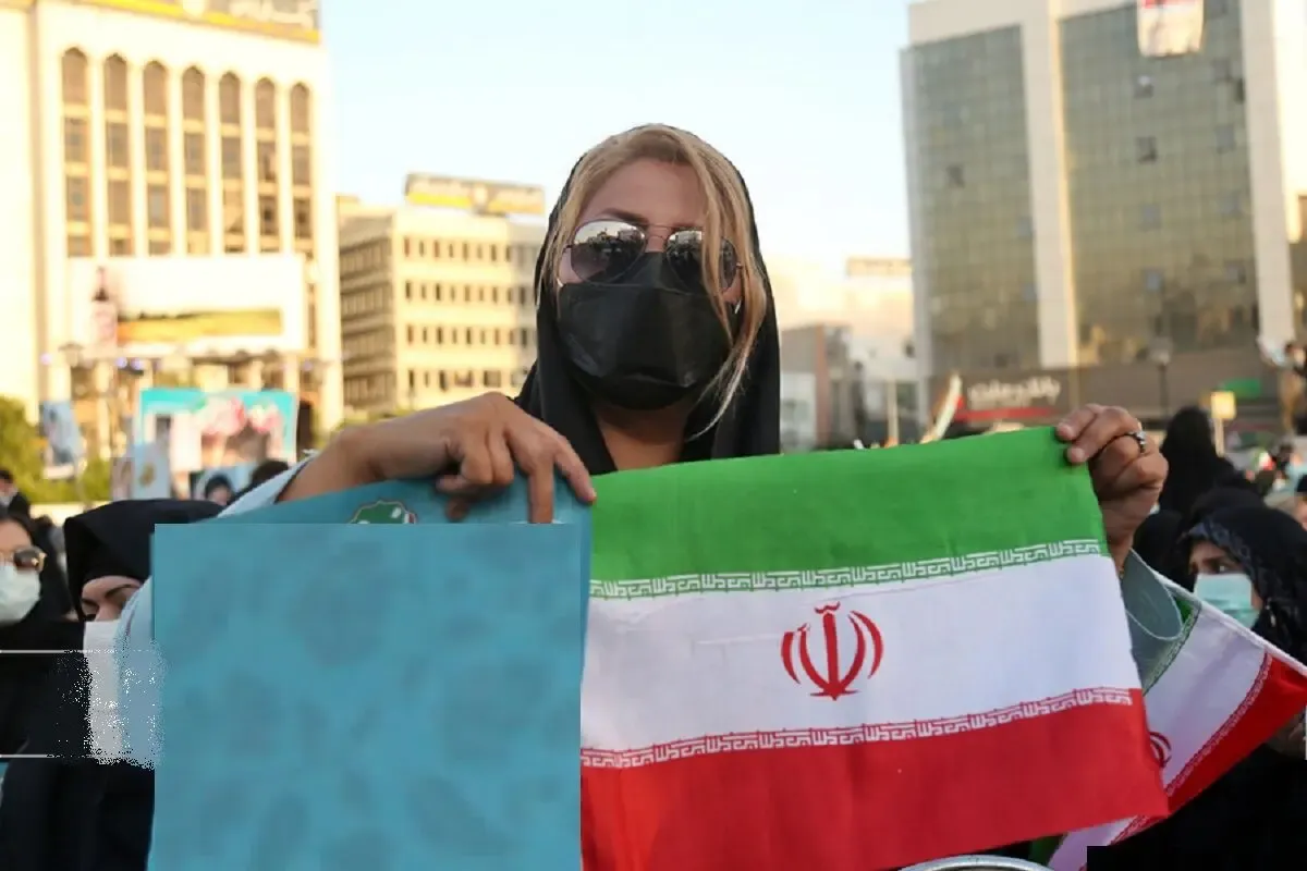عکس دختران خوشتیب و زیبا در همایش رئیسی!