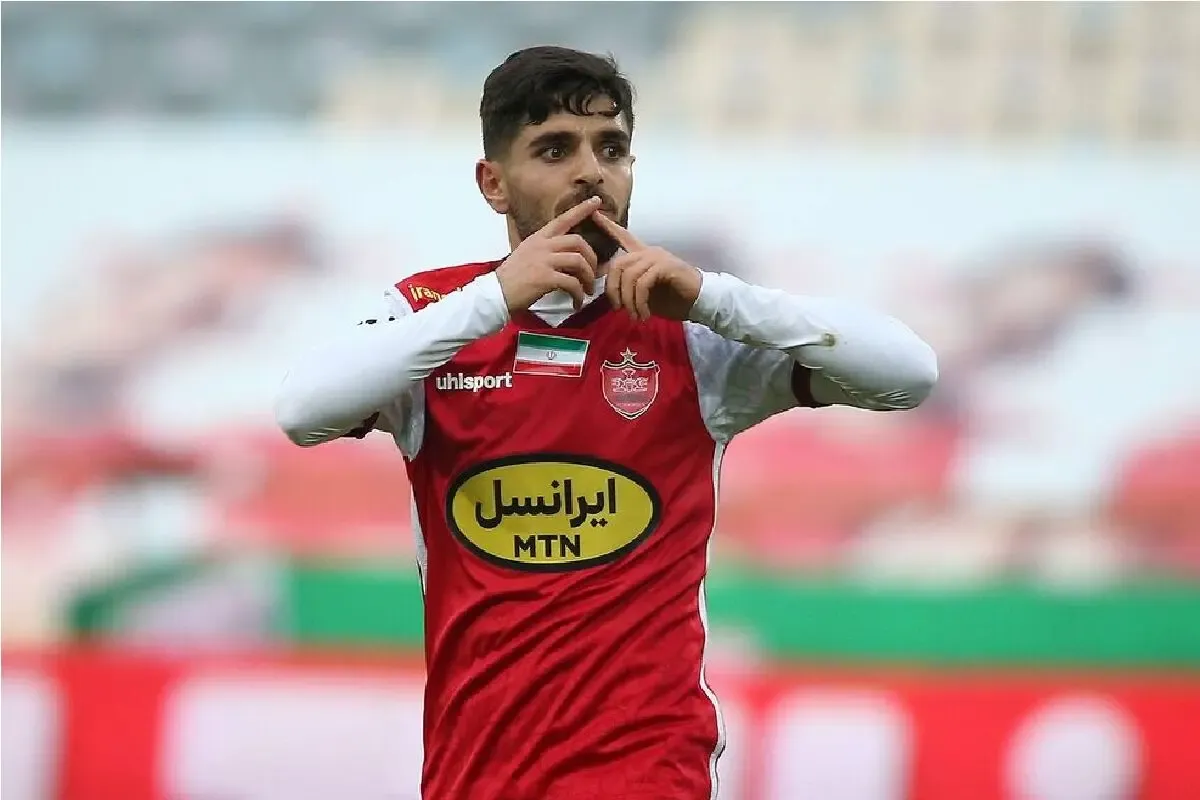 مصدومیت نگران‌کننده محمد عمری؛ ستاره پرسپولیس دیدار با ذوب‌آهن را از دست می‌دهد؟