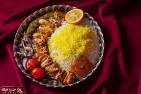 آموزش آشپزی؛ بهترین روش مزه دار کردن مرغ برای کباب