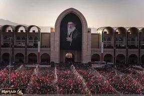 تصویری از قالیباف و آیت‌الله مروی در مصلی تهران