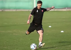 خبر بد برای پرسپولیسی‌ها؛ کریم باقری قید حضور در پرسپولیس را می‌زند؟
