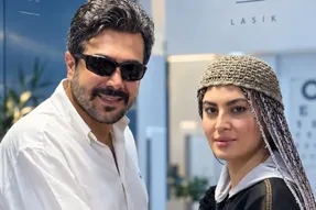 شکار لحظه؛ مریم مومن و همسرش هردو با لباس اتاق عمل