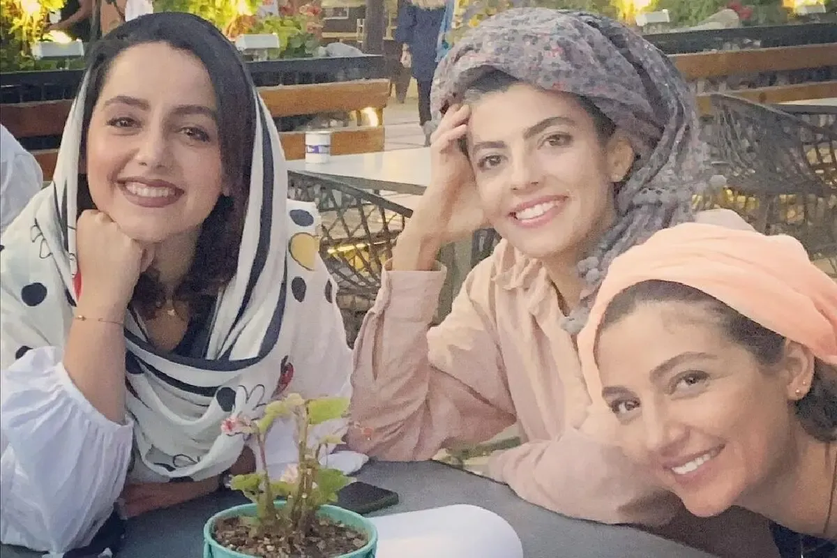 کافه بازی های نازنین بیاتی و حدیث میرامینی!