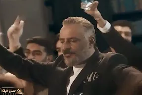 آواز شاد؛ امیر جعفری اومد بین دختر پسرای هشتادی خودی نشون بده آهنگ سمی زدن آی رقصیدا