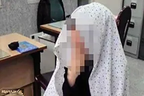 زنی که با ۶ میلیارد ثروت در مترو دستفروشی می‌کند!