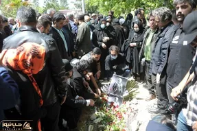 آواز داغدار؛ این مرد سرخاک بهترین نسخه میرن آدما رو خوند صدا شیون و زاری بلند شد شدید