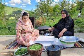 غذای خوش پخت دهاتی؛ طبخ آش جذاب این دوتا خانم بختیاری به سبک و سیاق ناب