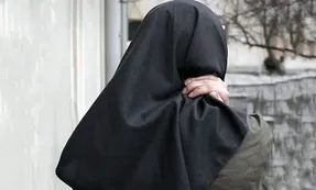 جمیله رفتار غیراخلاقی پدرش با زنان غریبه را می دید!