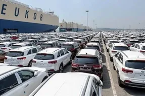 واردات خودرو در اولویت دولت نیست