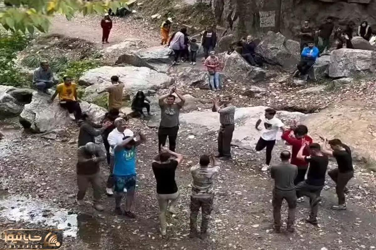 آواز محلی؛ پایکوبی کرمانجی عالی اینه ها خونوادگی اومدن وسط همه دارن نگاشون میکنن