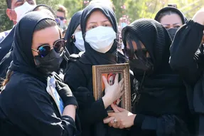همه کسانی که در مرگ آزاده نامداری مقصرند!